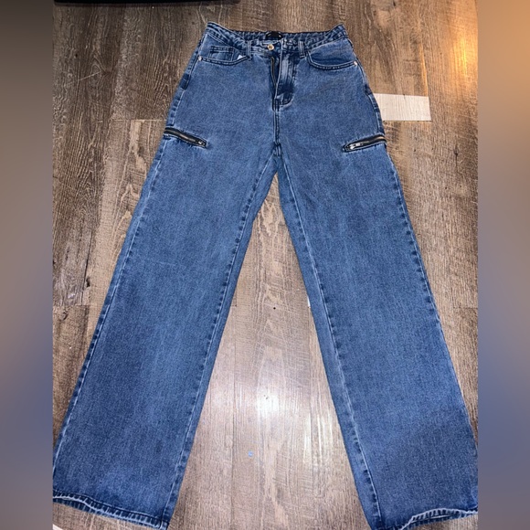 PRETTY LITTLE THING: Two Piece Denim Set - Picture 2 of 8